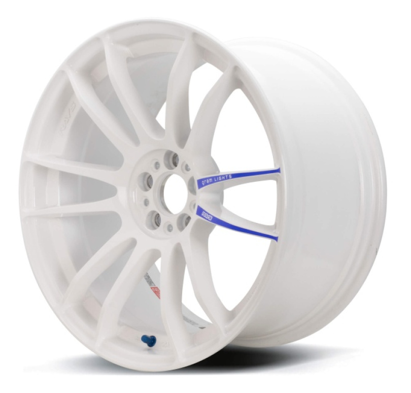 Gram Lights 57XTREME SPEC-D 18X10.5 +22 5-114.3 WHITE Fälg